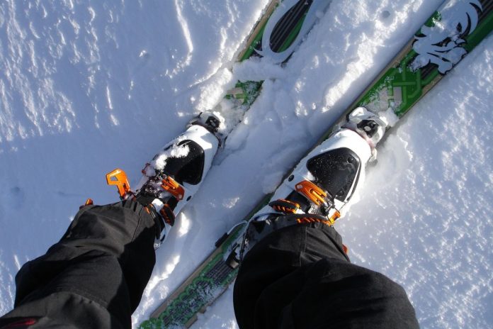 NCZAS.INFO | Narty. Zdjęcie ilustracyjne.