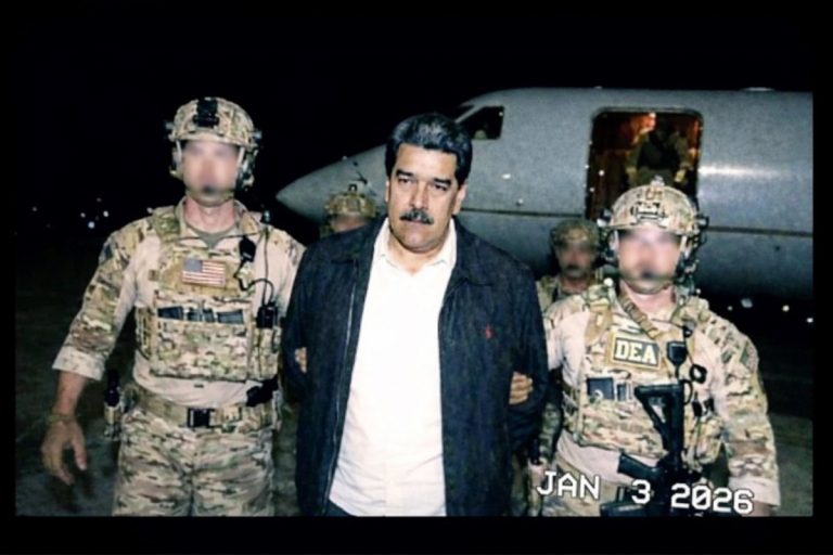 NCZAS.INFO | Prezydent Wenezueli Nicolas Maduro w rękach komandosów z Delta Force. Foto: X