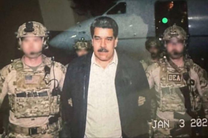 NCZAS.INFO | Komandosi Delta Force ze schwytanym prezydentem Wenezueli Nicolasem Maduro. Foto: materiały CIA