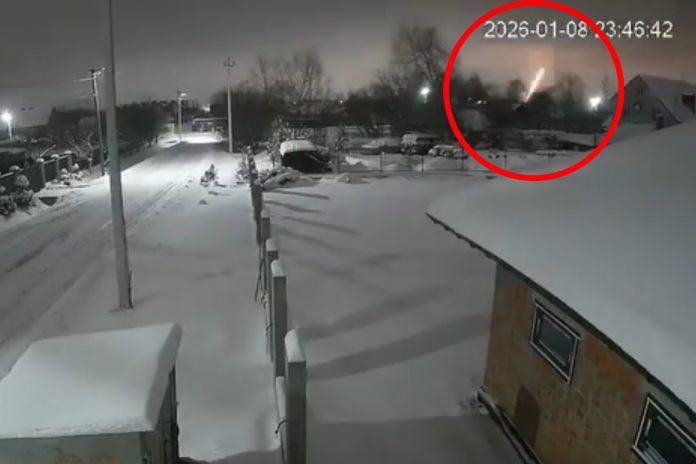 NCZAS.INFO | Rosjanie uderzyli rakietą balistyczną Oresznik w rejon lwowski na Ukrainie. Foto: print screen X