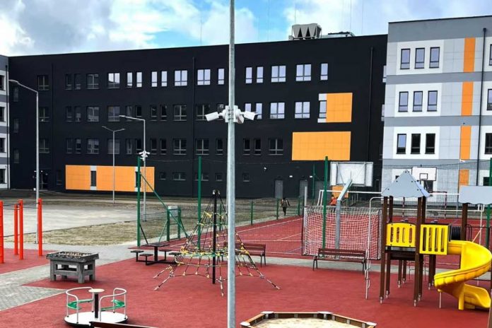 Ośrodek dla cudzoziemców w Lesznowoli.