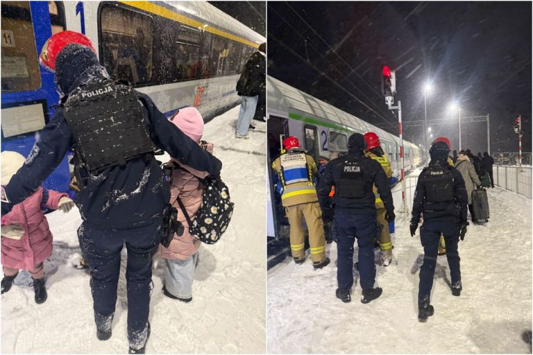 Ewakuacja podróżnych na stacji Sterławki.