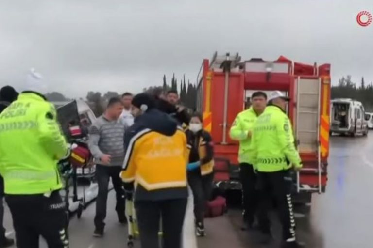 Wypadek autokaru w mieście Antalya.