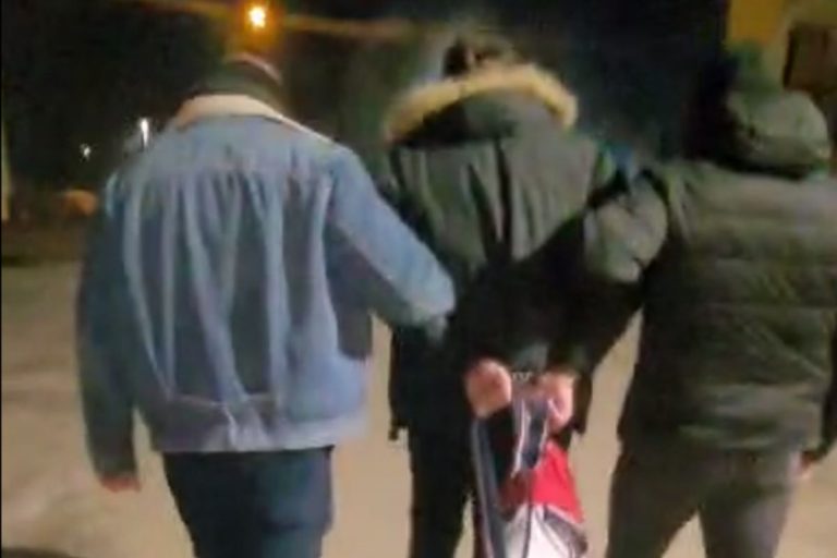 Znany fotograf skazany za gwałt w rękach policji.