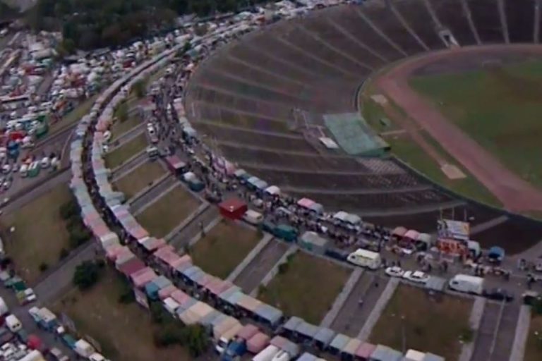 Jarmark na Stadionie Dziesięciolecia.