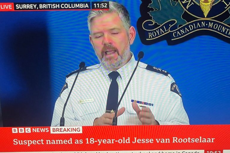 Tumbler Ridge, Kanada. Policjant mówi o ustaleniach po masakrze w szkole.