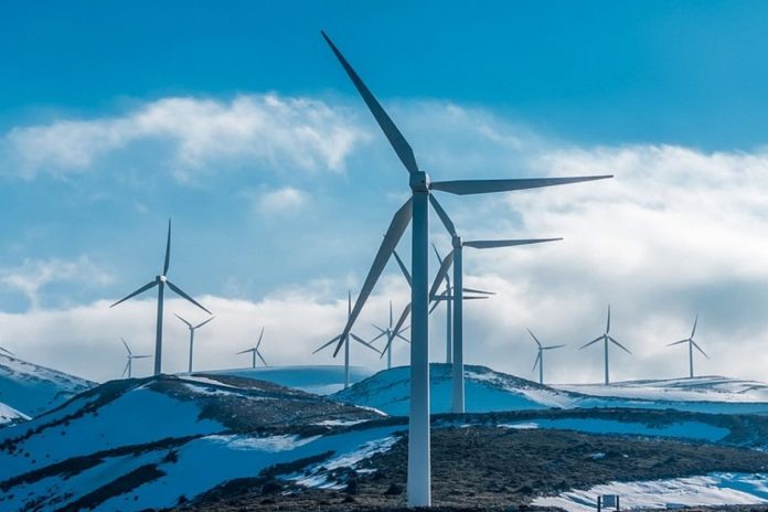 NCZAS.INFO | Elektrownia wiatrowa zimą. Wiatraki. Zdjęcie ilustracyjne.