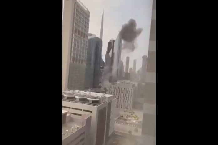 NCZAS.INFO | Chmura dymu po eksplozji w Dubaju. Foto: print screen X