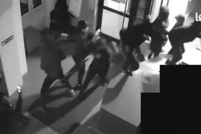 NCZAS.INFO | Demolka ratusza we Fresnes. Foto: print screen Le Parisien