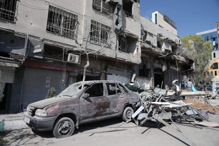 Iran, wojna, zniszczenia.