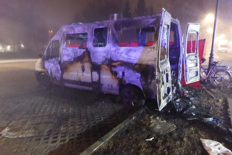 Pożar kampera w Ustce.