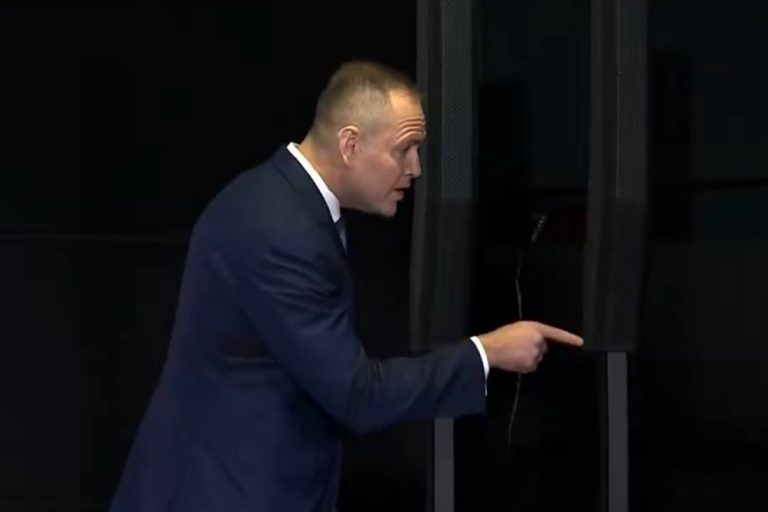 NCZAS.INFO | Prezydent Karol Nawrocki najwyraźniej mocno się zirytował pytaniem dziennikarza tvn24. Foto: print screen X