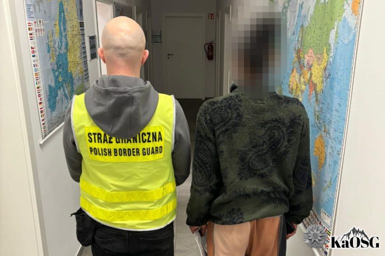 Zawodniczka małopolskiego klubu koszykarskiego z nakazem wyjazdu z Polski.