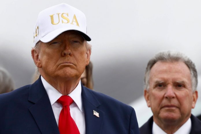 NCZAS.INFO | Donald Trump i Steve Witkoff. Foto: PAP/EPA