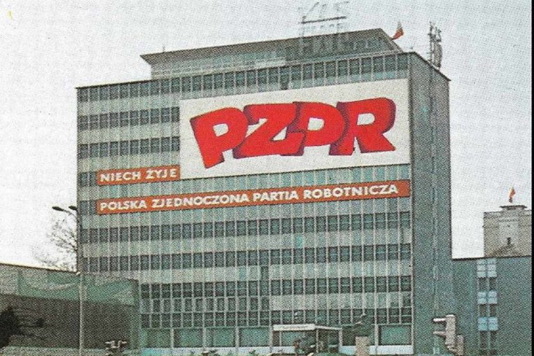 Ciemne chmury nad senatorem z KO. O Lenzu znowu głośno