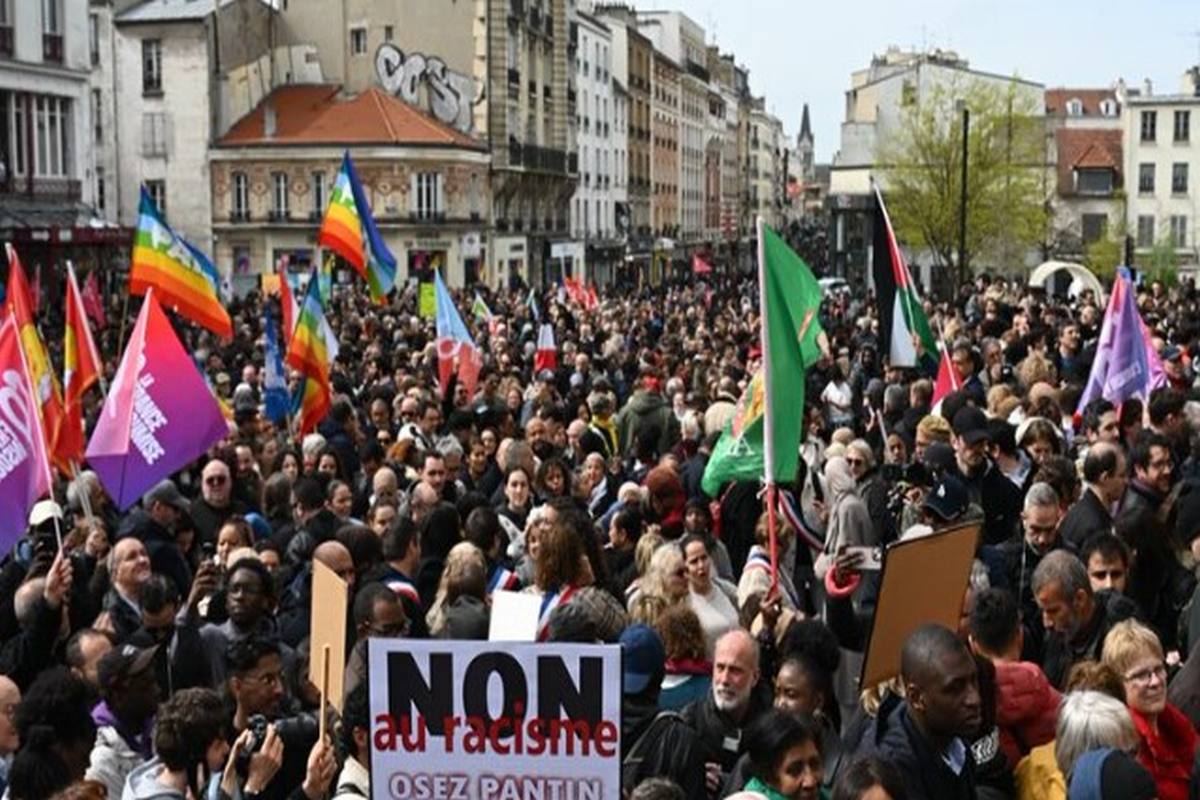 Wiec „przeciwko rasizmowi” w Wielką Sobotę