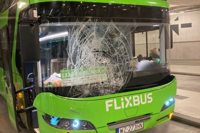 flixbus autobus szyba
