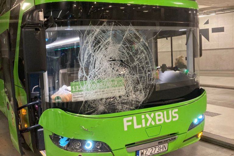 flixbus autobus szyba