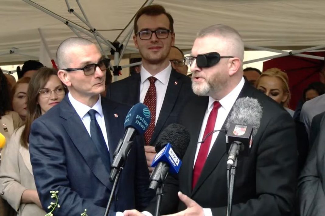 NCZAS.INFO | Michał Klimek oraz Grzegorz Braun podczas konferencji prasowej w Krakowie.