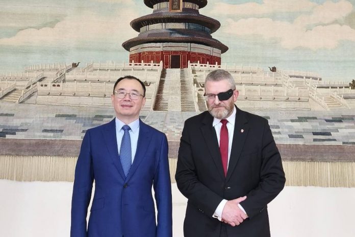 Lu Shan i Grzegorz Braun.
