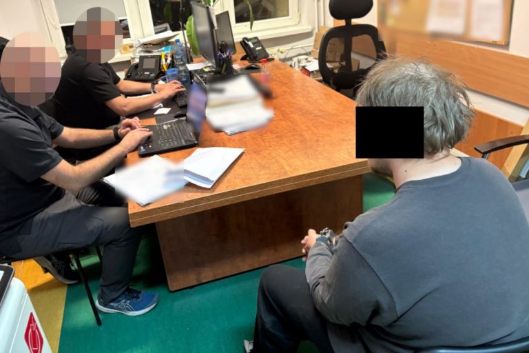 25-latek nagrywał koleżanki z pracy w toalecie.