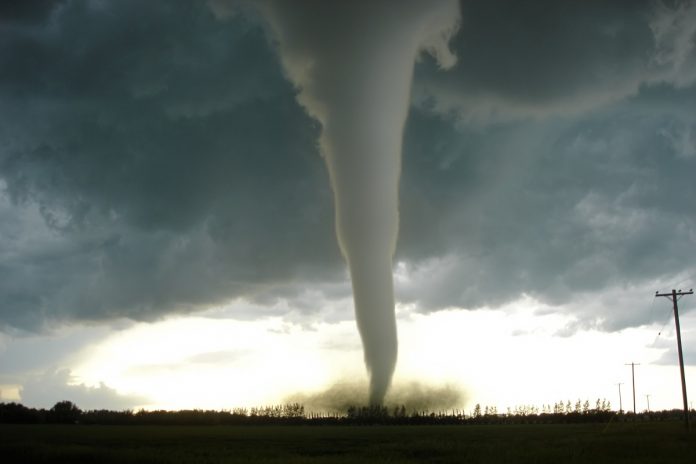 traba powietrzna tornado