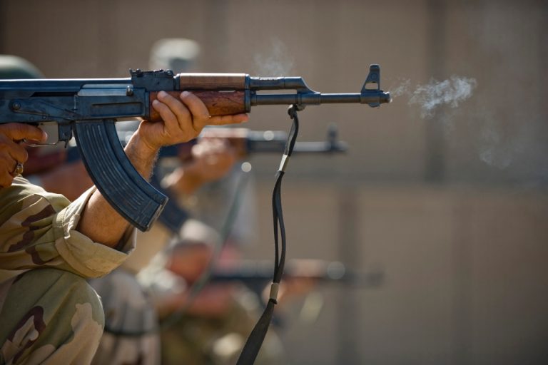 ak-47 kałach kałasznik broń karabin