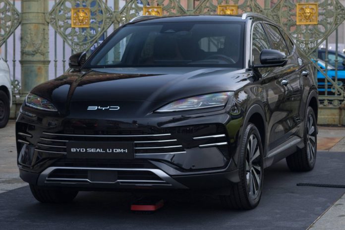 BYD Seal U DM-i, chiński samochód.
