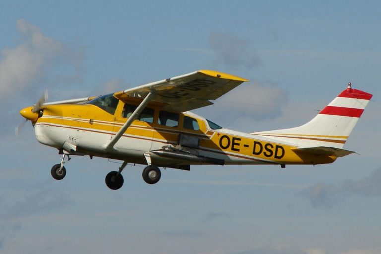 Samolot Cessna 210