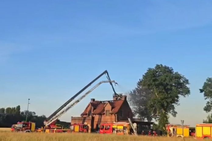 Spłonęła restauracja L’Arbre przy trasie wyścigu Paryż-Roubaix