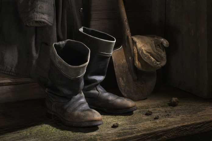 łopata buty