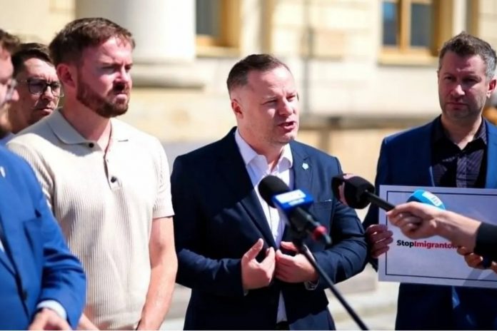 Grzegorz Jurak na konferencji Ruchu Narodowego.