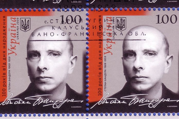NCZAS.INFO | Stepan Bander na ukraińskim znaczku pocztowym. Foto: wikiemdia