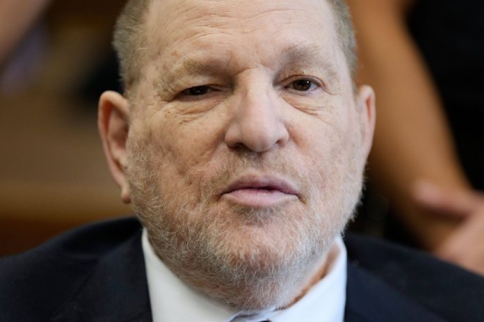 NCZAS.INFO | Harvey Weinstein w sądzie. Foto: PAP/EPA