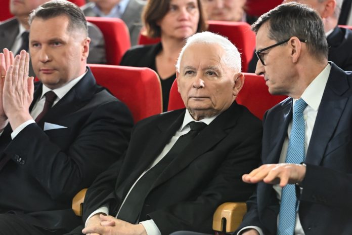 NCZAS.INFO | Przemysław Czarnek, Jarosław Kaczyński i Mateusz Morawiecki. Foto: PAP