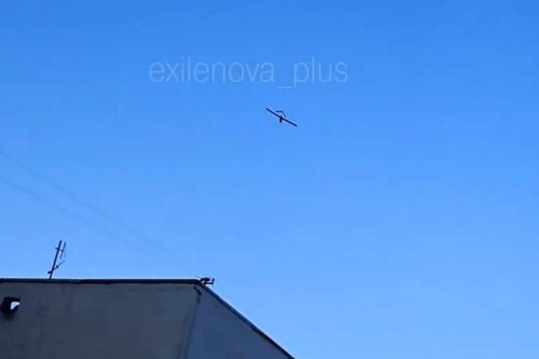 NCZAS.INFO | Jeden z ukraińskich dronów uchwycony nad obwodem leningradzkim w Rosji. Foto: print screen X