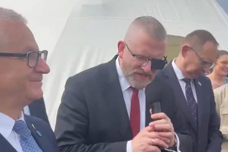 grzegorz braun jedwabne