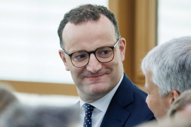 Jens Spahn, niemiecki polityk, surogacja.