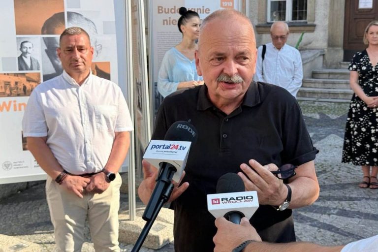 Senator KO Marcin Zawiła.