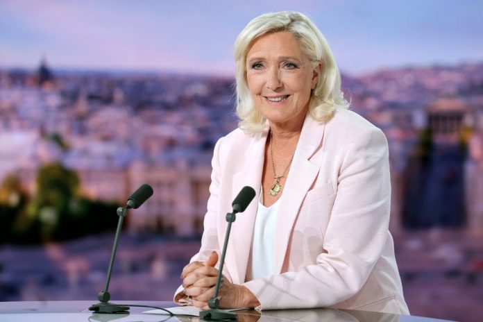 NCZAS.INFO | Marine Le Pen. Foto: PAP/EPA