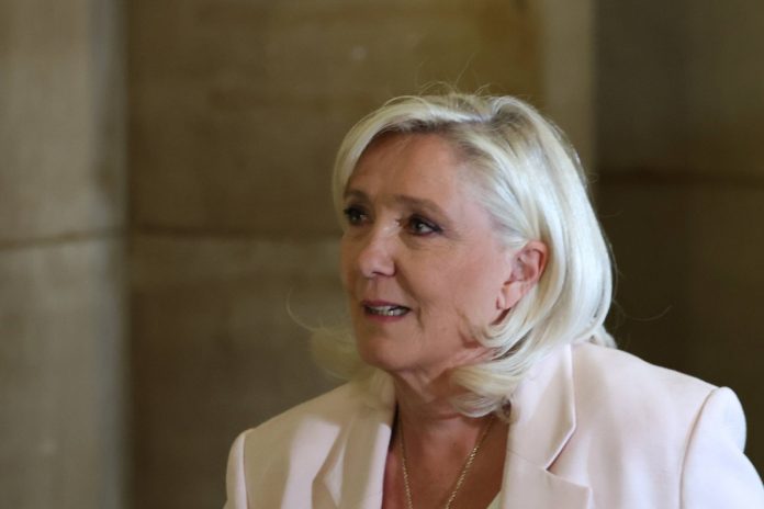 NCZAS.INFO | Marine Le Pen. Foto: PAP/EPA