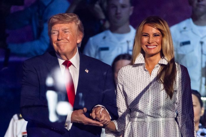NCZAS.INFO | Prezydent USA Donald Trump z żoną Melanią podczas obchodów 250. rocznicy niepodległości Stanów Zjednoczonych Ameryki. Foto: PAP/EPA
