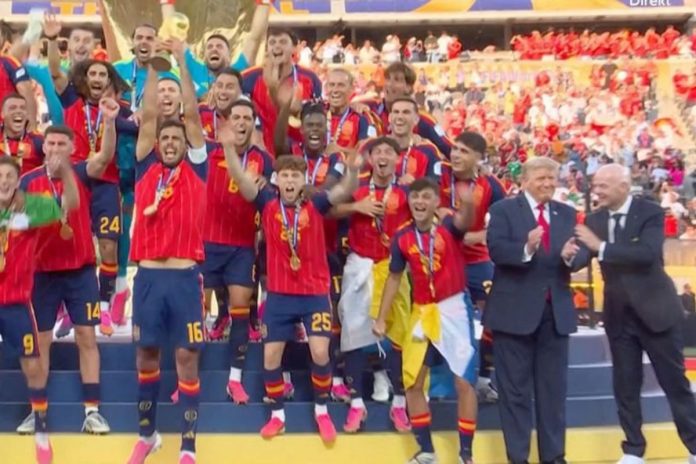 Donald Trump na finale mundialu, ceremonia wręczania medali i pucharu.