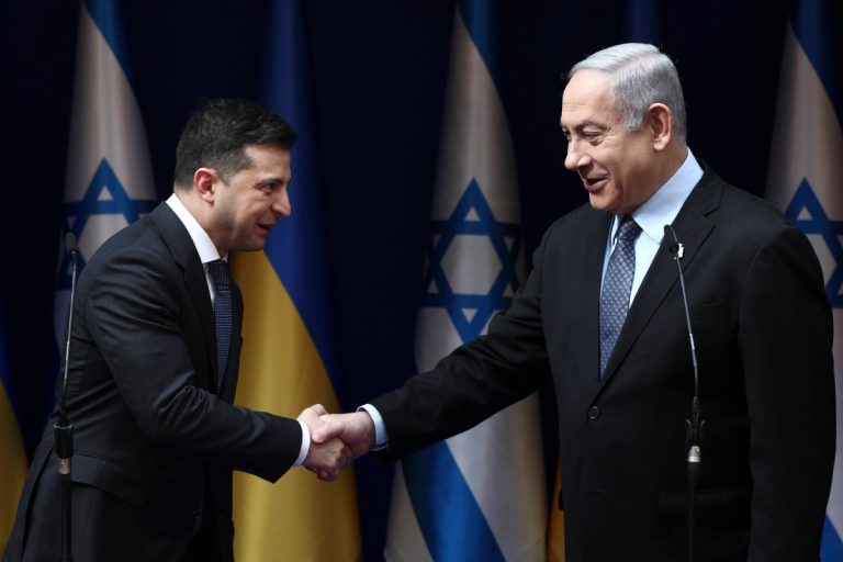 NCZAS.INFO | Wołodymyr Zelenski i Benjamin Netanjahu podczas wizyty premiera Izraela na Ukrainie w 2020 roku. Zdjęcie ilustracyjne. Źródło: PAP/EPA