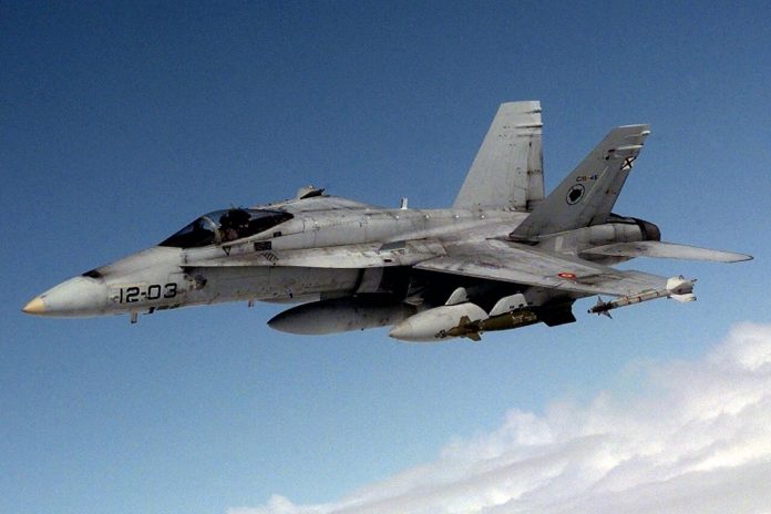 NCZAS.INFO | Hiszpański myśliwiec F-18 Hornet. Foto: wikimedia