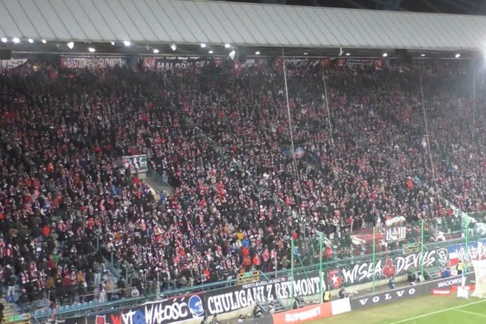 Kibice Wisły Kraków na stadionie