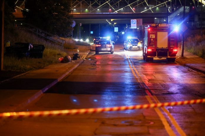 Miejsce tragicznego wypadku w Krakowie. Rodzice nie żyją, niemowlę walczy o życie.