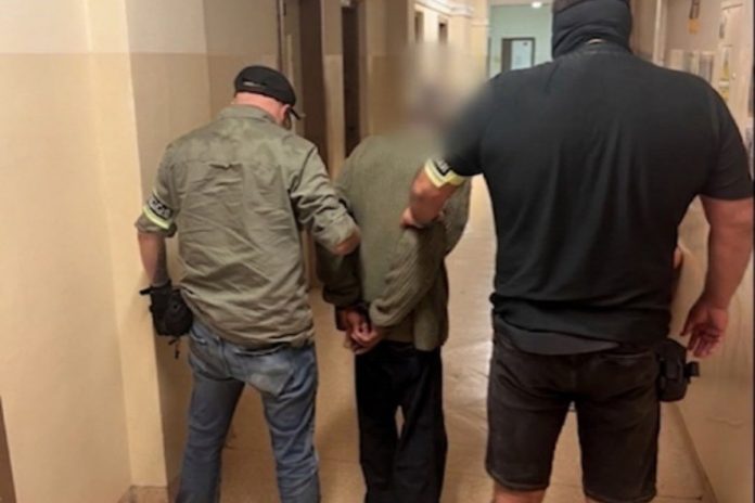 NCZAS.INFO | Zatrzymanie 76-latka, który miał swoją laską zaatakować Ukrainkę.