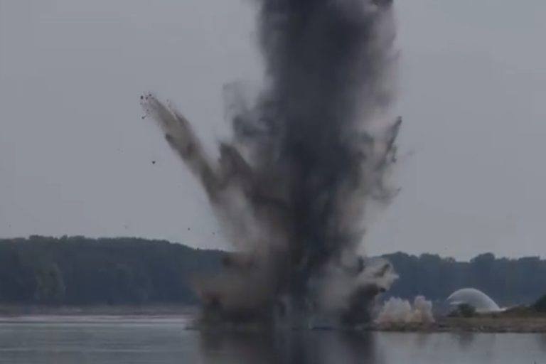 Rumuni wysadzili… Dunaj. Imponująca eksplozja na ratunek elektrowni jądrowej [VIDEO]