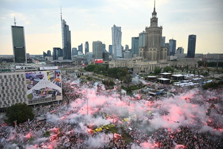 NCZAS.INFO | Godzina "W" w centrum Warszawy. Foto: PAP